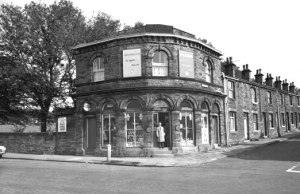 13) Giggal Off Licence